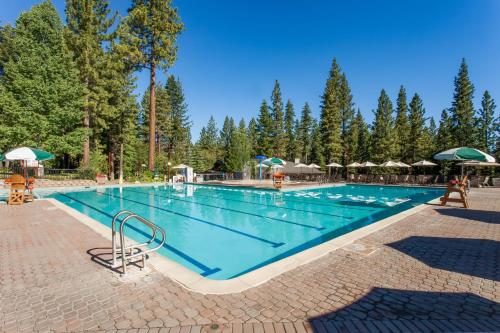 New Listing! Creekside Townhome Near Northstar Townhouse - main image