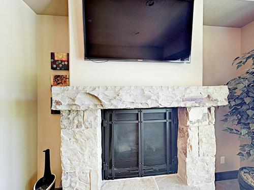 New Listing! Park City Mountain Condo with Hot Tub townhouse - image 6