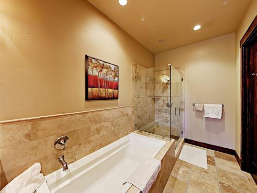 New Listing! Park City Mountain Condo with Hot Tub townhouse - image 8