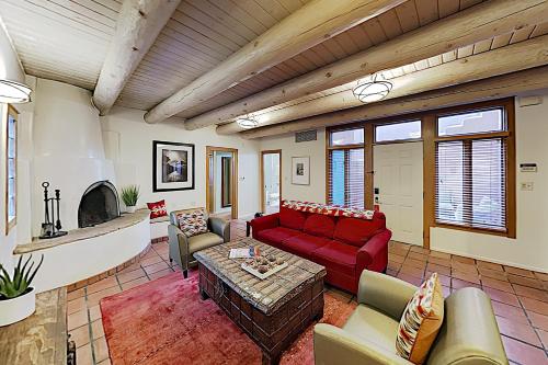 New Listing! San Antonio & Santa Rita at Zona Rosa condo - image 3