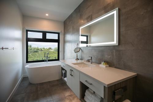 Suite with Lake View