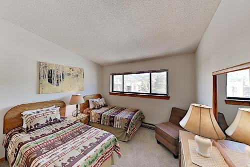 Breckenridge Condo with Pool Hot Tub & Slope Views condo - image 3