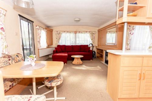 2 bedrooms, 4 beds