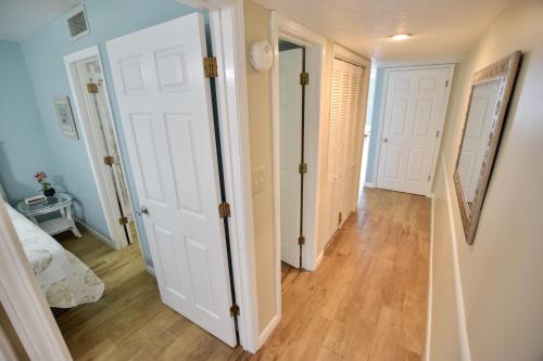 Holiday Surf & Racquet Club 303 - image 7