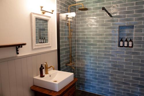 Double or Twin Room with Private Bathroom