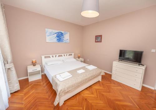 Ioannis Apartments - image 11