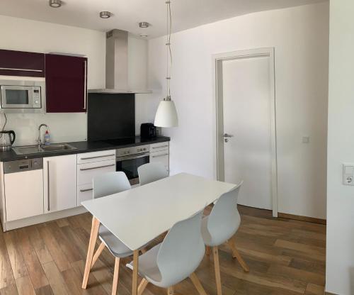 Konyha, 2-Zimmer-Wohnung bei Nürnberg mit S-Bahn-Anschluss (2-Zimmer-Wohnung bei Nurnberg mit S-Bahn-Anschluss) in Postbauer-Heng