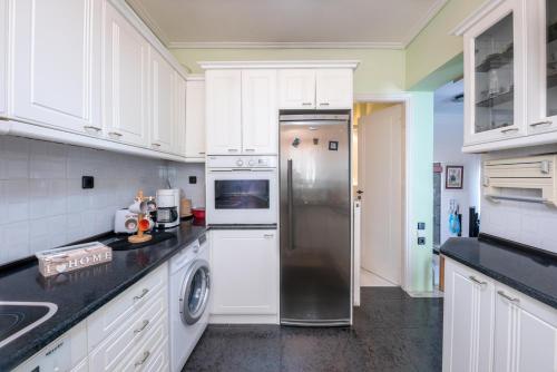 廚房, Thiseos Georgia's Private Paradise in 萊查伊奧