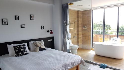 The Red Hotel - Kenting