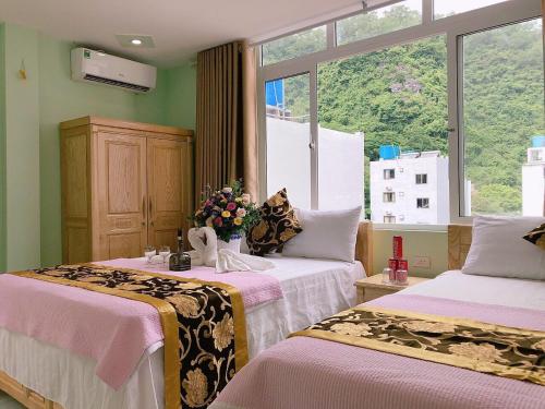Bed, Ngoc Linh Hotel Cat Ba in Cat Ba Island