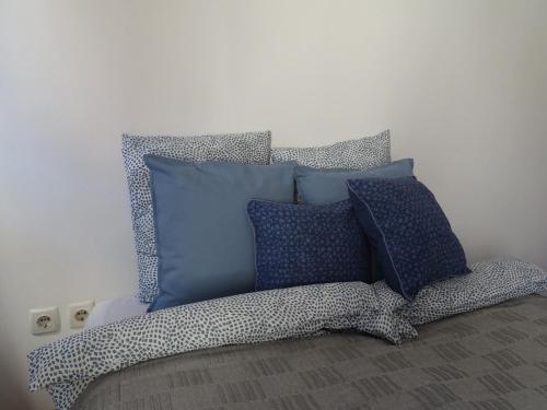 One-Bedroom Apartment image 10
