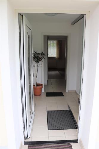 Bejárat, Schöne Ferienwohnung vor den Toren Pullman Citys (Schone Ferienwohnung vor den Toren Pullman Citys) in Aicha vorm Wald