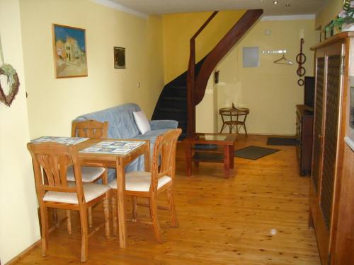 interaktiv Appartements in Heiligenhaus - Hauptstrasse 459m von Heiligenhaus entfernt