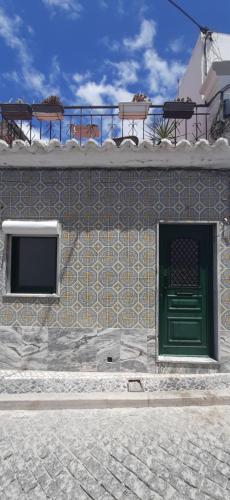 Happy Terrace Downtown Tiny House 100% Portuguese