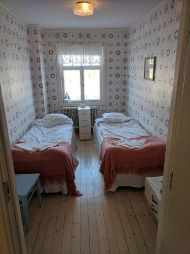 Small Twin Room with Shared Bathroom