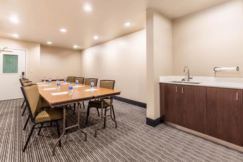 La Quinta by Wyndham Spokane Valley - image 20