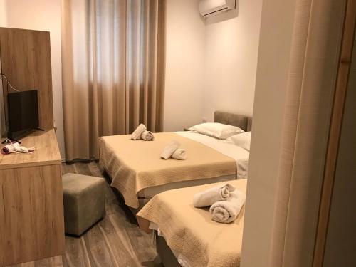 Deni's Hotel – Saranda, OR