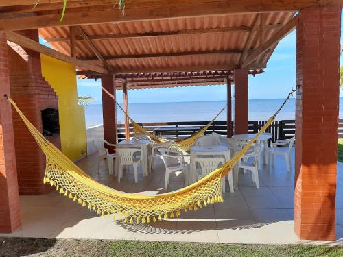 Casa à beira-mar, piscina