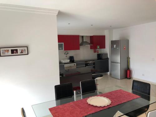  Modern 2 Bed Apartment 5km Carvoeiro in Lagoa