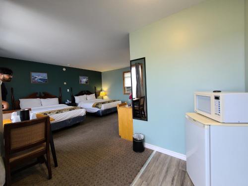 2 double beds