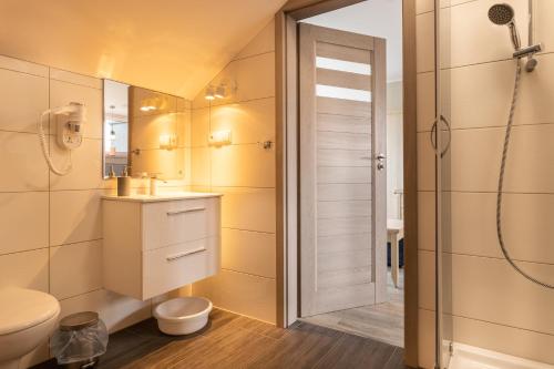 Standard Suite image 10