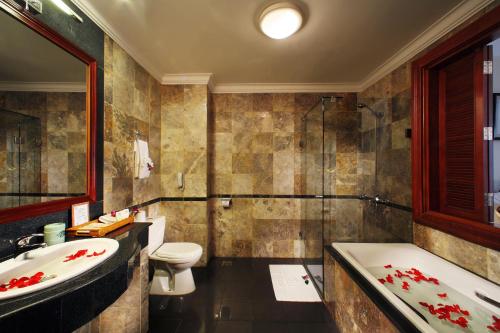 room detail thumbnail 2