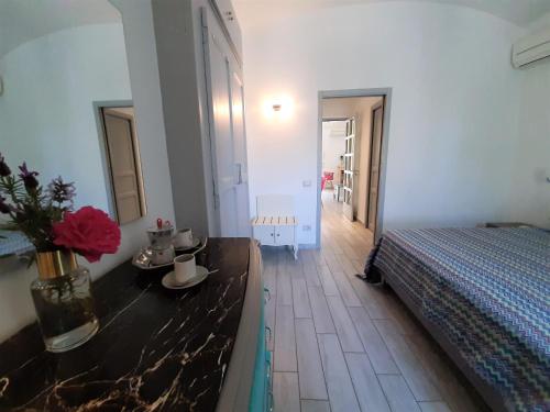 Dreaming Sorrento Suites - Tap to explore photos
