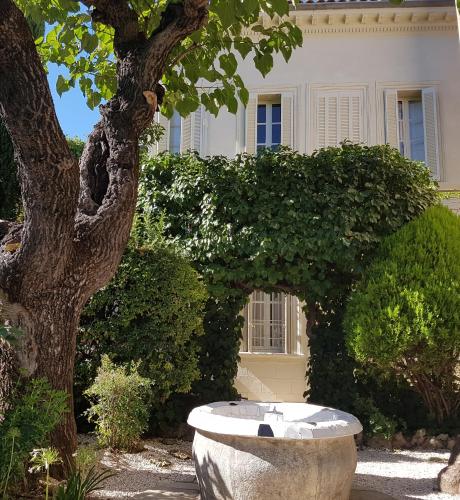 maison sur trois étage en plein centre ville d'Apt gîte à louer Rustrel