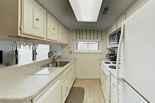 Canal-Front Retreat with Pool & Docking Near Beach condo - image 3