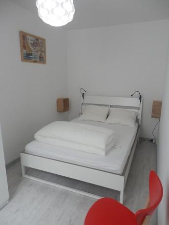 Appartement T2 ou T1 côté cour/jardin avec garage - Location saisonnière - Rochefort