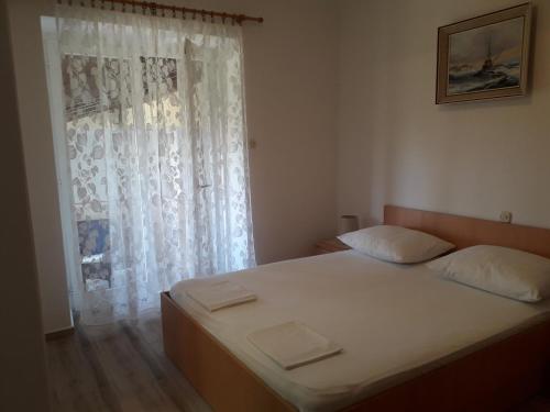 Apartmani Roza Lopar