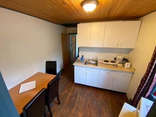 keuken, Historic Hotel Bayview in Stewart (BC)