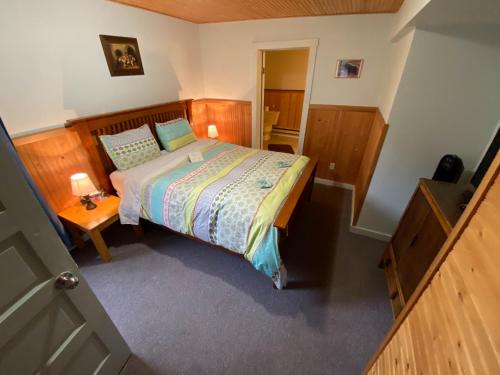 1 queen bed