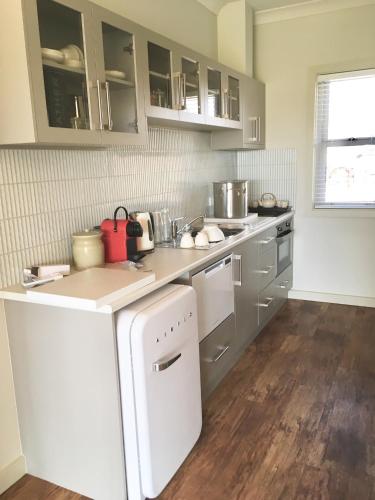 Konyha, Meander Retreat - King Suite with rural views in Springton