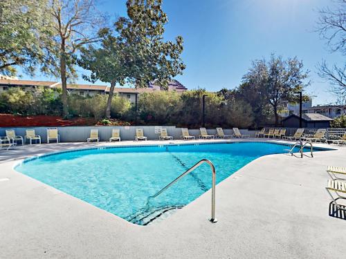 All-Suite Sea Mark Getaway - Pool & Inlet Views condo - image 8