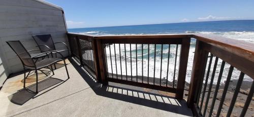 Balcony/terrace, The Oceanfront Inn in Shelter Cove (CA)