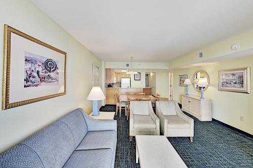 Beachfront Grande Cayman with Pools Gym & Waterpark condo - image 4