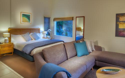 Awaroa Lodge in Awaroa Bay