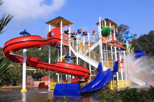 Bukit Merah Laketown Resort photo 4