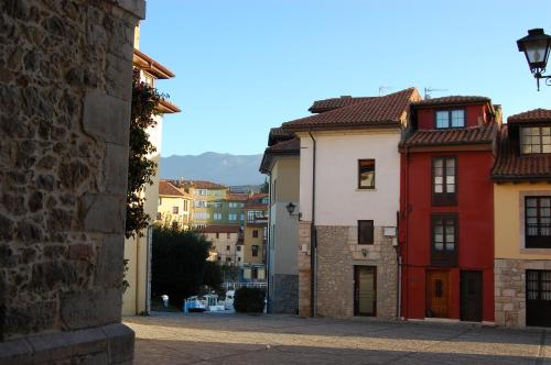  Loft marinero en la villa medieval VUT-190-AS, Unterkunft in Llanes