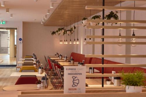 Holiday Inn Express Amsterdam - City Hall an IHG Hotel - image 14