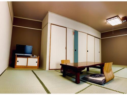 Japanese-Style Twin Room with Private Bathroom