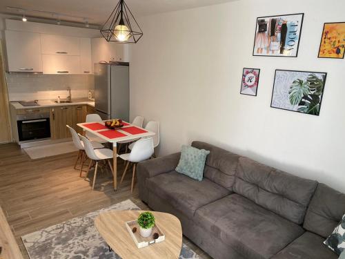 Heilis Cozy Apartment - image 12