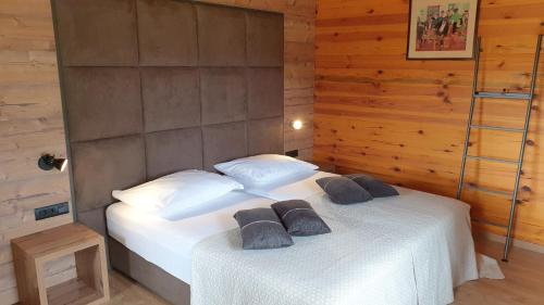 House Tina - image 5