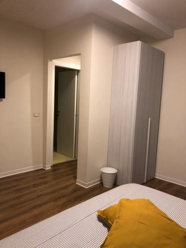 Double Room image 4