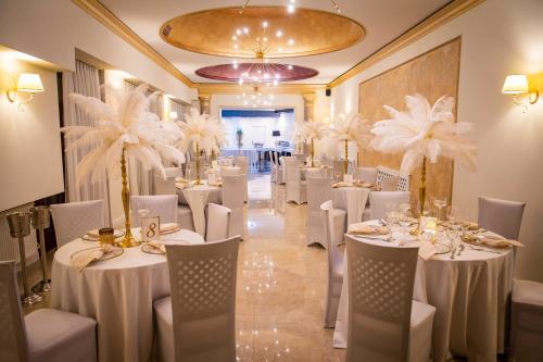 256744534 Hotel Capital with private wellness