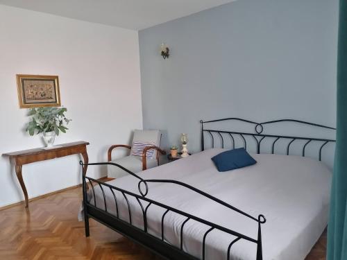 Apartment image 3