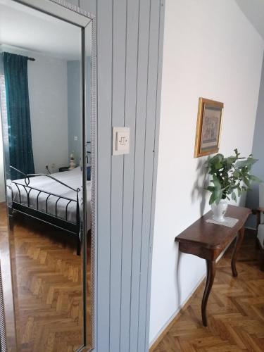 Apartment image 5