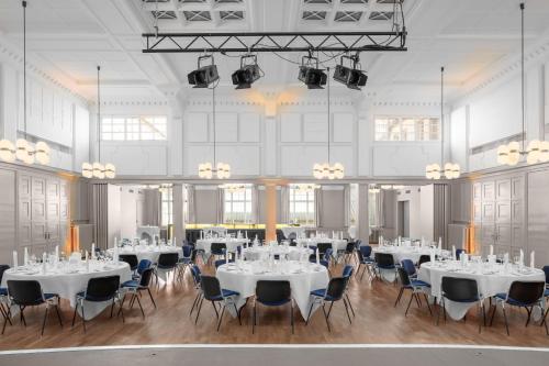 Volkshaus Basel Hotel - image 8