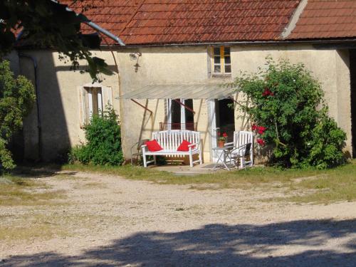 La petite maison gîte à louer Bois du Grand Charmont
